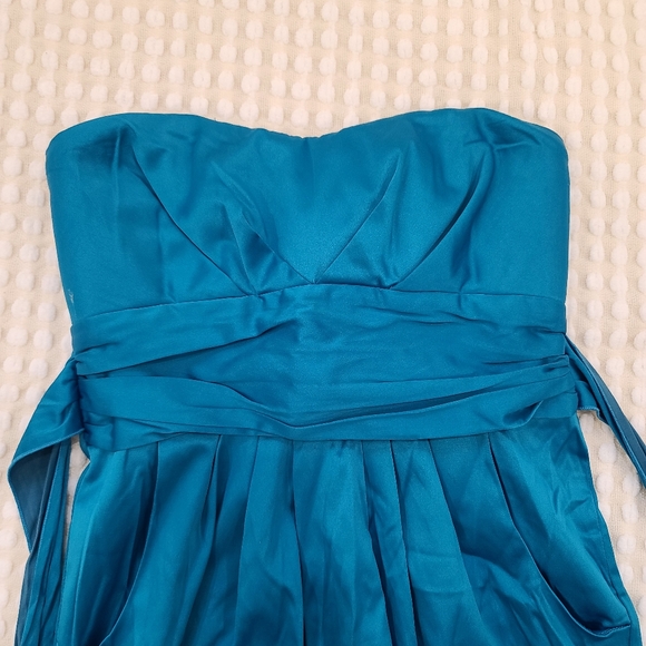 Blue strapless knee length dress - Picture 4 of 8